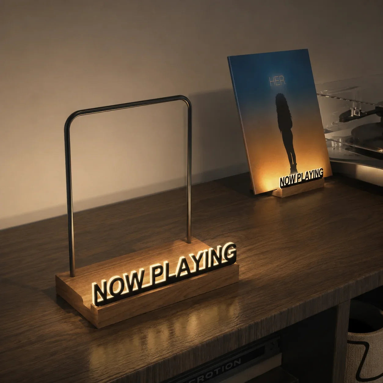 Support Now Playing LED allumé, platine en arrière-plan